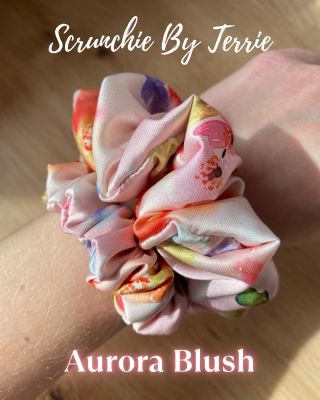 Blooming kolekce gumiček Srunchie By Terrie ❗️v pondělí 31. 3. V 18:00 na e-shopu❗️ Jaro jsme již přivítali a pomalu se...